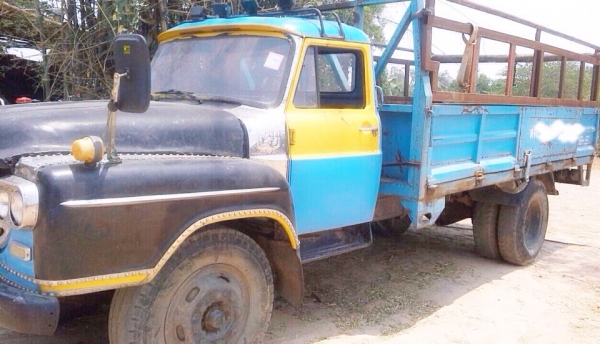 ISUZU TX 165 HP 6BD1 รถบรรทุกหกล้อหัวยาว กระบะคอกเหล็กความยาว 5 เมตรสภาพดีไม่มีผุเลยครับพร้อมบรรทุกได้เลย เครื่องยนต์แรงดีไม่เยิ้ม หัวเก๋งประตูเหล็กเดิมๆไม่มีผุภายในเก๋งคอนโซลครบ พวงมาลัยธรรมดา ช่วงล่างใหญ่เดิมๆคัชซีสวยมาก ยาง 9.00 ขอบ 20 สภาพดีประมาณ 60\%