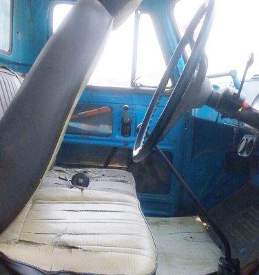 ISUZU TX 165 HP 6BD1 รถบรรทุกหกล้อหัวยาว กระบะคอกเหล็กความยาว 5 เมตรสภาพดีไม่มีผุเลยครับพร้อมบรรทุกได้เลย เครื่องยนต์แรงดีไม่เยิ้ม หัวเก๋งประตูเหล็กเดิมๆไม่มีผุภายในเก๋งคอนโซลครบ พวงมาลัยธรรมดา ช่วงล่างใหญ่เดิมๆคัชซีสวยมาก ยาง 9.00 ขอบ 20 สภาพดีประมาณ 60\%