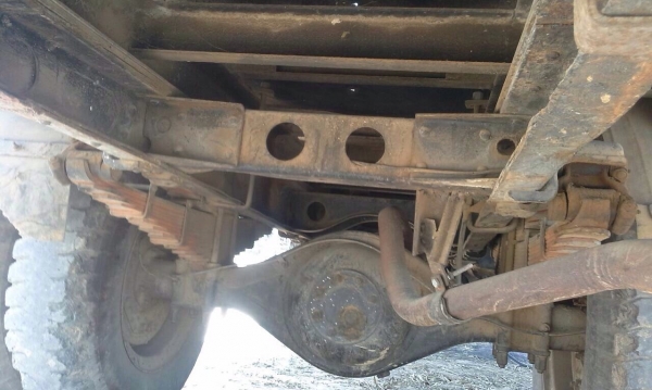 ISUZU TX 165 HP 6BD1 รถบรรทุกหกล้อหัวยาว กระบะคอกเหล็กความยาว 5 เมตรสภาพดีไม่มีผุเลยครับพร้อมบรรทุกได้เลย เครื่องยนต์แรงดีไม่เยิ้ม หัวเก๋งประตูเหล็กเดิมๆไม่มีผุภายในเก๋งคอนโซลครบ พวงมาลัยธรรมดา ช่วงล่างใหญ่เดิมๆคัชซีสวยมาก ยาง 9.00 ขอบ 20 สภาพดีประมาณ 60\%