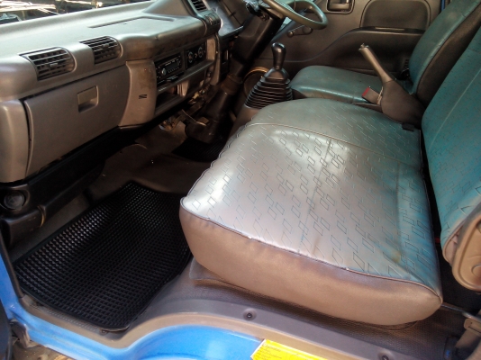 4 ล้อบรรทุก  *Euro.2*  ISUZU  NKR  100 แรงม้า+Turbo+Inter *ยาว 3.50 ม.* รถสวยเดิม+สวยจริง+พร้อมใช้งาน * รถห้างแท้ * มีเล่มพร้อมโอน *