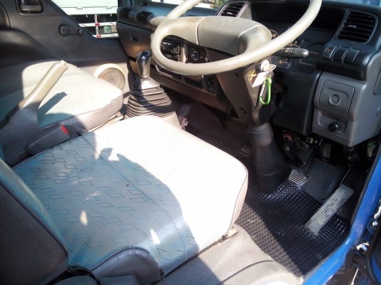 4 ล้อบรรทุก  *Euro.2*  ISUZU  NKR  100 แรงม้า+Turbo+Inter *ยาว 3.50 ม.* รถสวยเดิม+สวยจริง+พร้อมใช้งาน * รถห้างแท้ * มีเล่มพร้อมโอน *