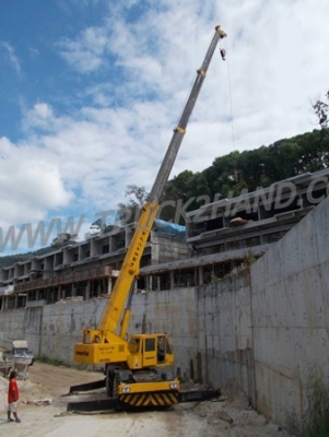 รถเครน ยี่ห้อ KOMATSU เครนขนาด 25 ตัน มีอินวอยล์