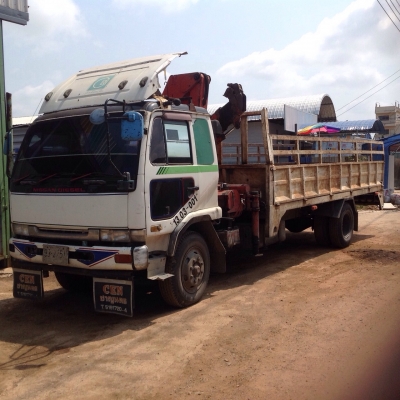 ขายรถบรรทุกหกล้อติดเฮี๊ยบ NISSAN เครื่อง 220 แรง รถประกอบ เฮี๊ยบ 5 ตัน ช่วงยาว 7.20 เมตร