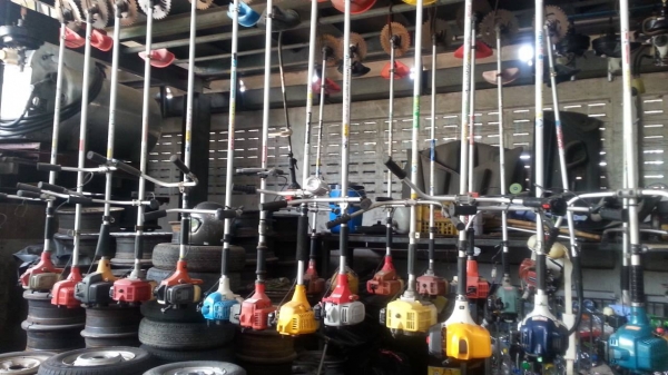 ขายเหมาเครื่องตัดหญ้า 10ตัว