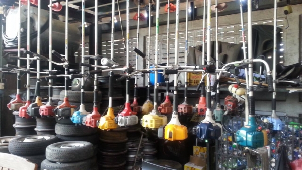 ขายเหมาเครื่องตัดหญ้า 10ตัว