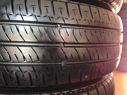ขายยาง Michelin agilis 205/70/15 ปี14 สภาพดอกเต็ม