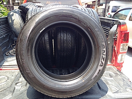 ขายยาง Bridgestone Gr90 japan 215/60/16 ปี14 สภาพ90\% ดอกเต็มๆ