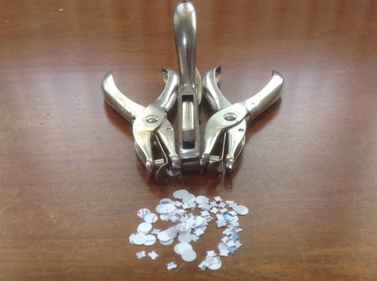 ขายตราไก่เจาะหนัง ขายตัวละ 350 บาท ยกชุด 900 บาท