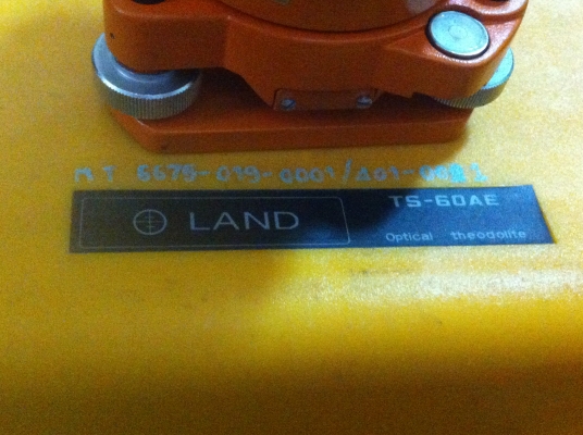 กล้องสำรวจ LAND รุ่น TS - 60 AE พร้อมกล่องเก็บอย่างดีสภาพสวยตามภาพ