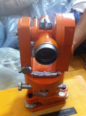 กล้องสำรวจ LAND รุ่น TS - 60 AE พร้อมกล่องเก็บอย่างดีสภาพสวยตามภาพ