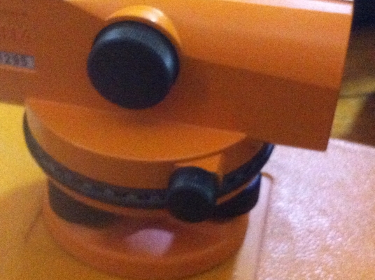 กล้องสำรวจ THEIS รุ่น TAN4 สภาพสวยเก็บในกล่องอย่างดี ขุดนี้ไม่มีขาตั้งมาด้วย