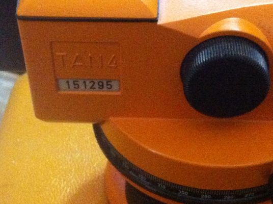 กล้องสำรวจ THEIS รุ่น TAN4 สภาพสวยเก็บในกล่องอย่างดี ขุดนี้ไม่มีขาตั้งมาด้วย