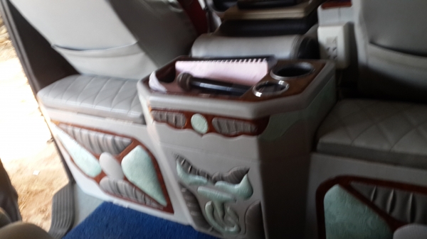 ขายรถตู้ ปี 55 แต่งVIP ไมล์90000 ขายรถตู้ ปี 55 แต่งVIP ไมล์90000