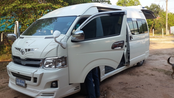 ขายรถตู้ ปี 55 แต่งVIP ไมล์90000 ขายรถตู้ ปี 55 แต่งVIP ไมล์90000
