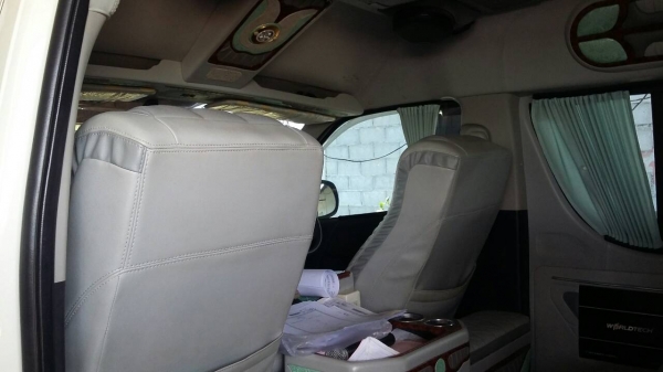 ขายรถตู้ ปี 55 แต่งVIP ไมล์90000 ขายรถตู้ ปี 55 แต่งVIP ไมล์90000