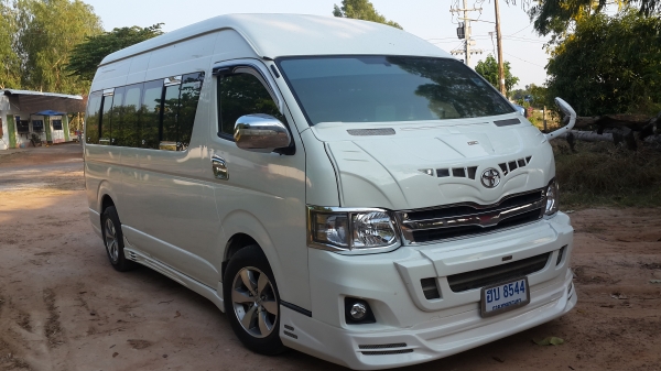 ขายรถตู้ ปี 55 แต่งVIP ไมล์90000 ขายรถตู้ ปี 55 แต่งVIP ไมล์90000