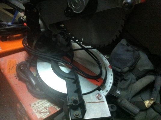 เลื่อยตัดองศา maKtec รุ่น MT230 ตัดได้หลายรูปแบบ หมุนตัดองศาได้ง่าย