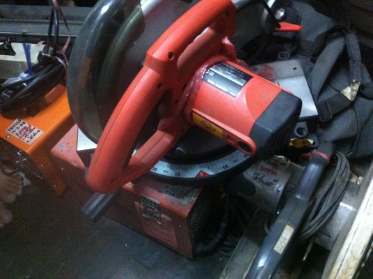 เลื่อยตัดองศา maKtec รุ่น MT230 ตัดได้หลายรูปแบบ หมุนตัดองศาได้ง่าย