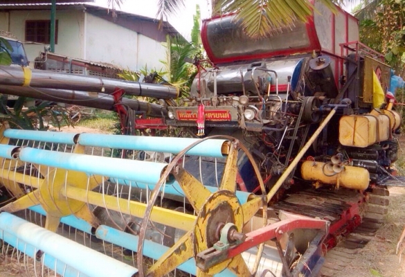 ขายรถเกี่ยวข้าวสามชุกการช่าง เครื่องยนต์ 240 HP HO7D เทอร์โบ เครื่องแน่นแรงดีไม่มีเยิ้มครับ อุ้ม 2.5 ขายรถเกี่ยวข้าวสามชุกการช่าง เครื่องยนต์ 240 HP HO7D เทอร์โบ เครื่องแน่นแรงดีไม่มีเยิ้มครับ อุ้ม 2.5