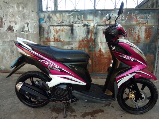 New Mio125i (ล้อแม็กซ์) รถปี56 สี ชมพู-ขาว หัวฉีดประหยัดน้ำมัน สวยๆครับ