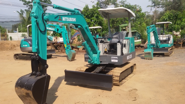 ขายรถขุดเล็ก MITSUBISHI MS-035 เครื่องดี ปั้มดี ระบบดี หน้าปัดไฟฟ้าใช้งานได้ปกติ เป็นรถเก่านอกนำเข้าจากญี่ปุ่น มีใบอินวอยพร้อมจดทะเบียน สภาพพร้อมใช้งาน ราคา 260,000  สนในติดต่อ 083-3436937 LINE:mjkodream