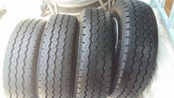 ขายล้อแม็กพร้อมยางถอดป้ายแดง triton 15" ยางปี14 สนใจติดต่อเล็กคลองสามครับ 081-3747940