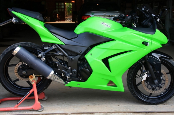 ขาย KAWASAKI NINJA 250 เขียว ปี2012 มือเดียว ทะเบียนพร้อมโอน 78000