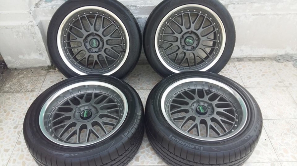 ขายล้อแม็กมือ2 Lenso raiden clubraze4 pda 17" พร้อมยางปี 12,13  สนใจติดต่อเล็กคลองสามครับ 081-3747940