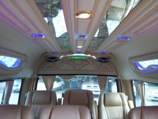 รถตู้ดีเซลล์TOYOTA COMMUTER ปี2012 แต่งวีไอพีแล้ว  ราคา 949,000 สวยๆโทร 0922726669 ันหยงค่ะ