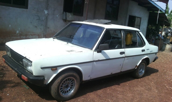 FIAT 2523 เก่าเก็บครับ 1.8โตโยต้า เกียร์ธรรมดา ภาษี56 รถสวยเหมาะสะสม แอร์มีนะครับแต่ไม่เย็น