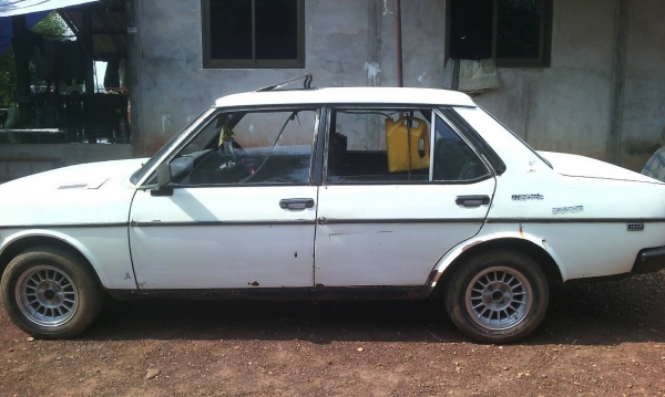 FIAT 2523 เก่าเก็บครับ 1.8โตโยต้า เกียร์ธรรมดา ภาษี56 รถสวยเหมาะสะสม แอร์มีนะครับแต่ไม่เย็น