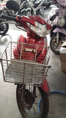 ขาย HONDA WAVE 110 i สตาร์ทมือ ปี 53 เครื่องดี ชุดสีดี มีร้อยล้มที่หน้ากากด้านบนขวา เล่มพร้อมโอน