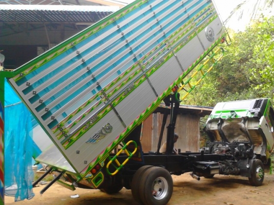 ขายรถบรรทุก 6 ล้อ รถบ้านสวยๆ  รุ่น 500  ดั้มเกษตร