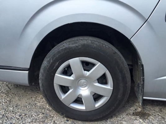 TOYOTA COMMUTER 2.5 ดีเซล ปี 12 เกีย MT