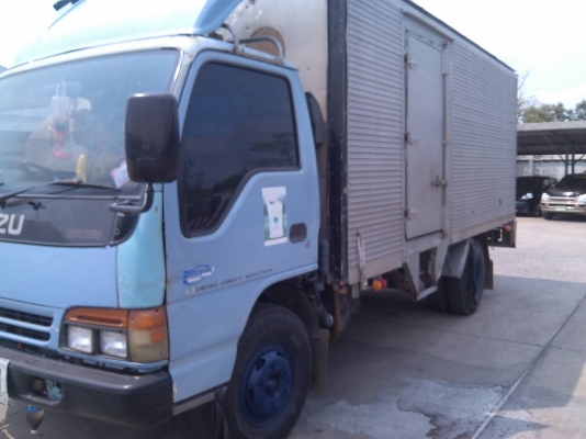 ขาย 390000 บาท 6ล้อตู้แหัง 3บาน พื้นแสตนเลสยาว 5เมตร เอกสารพร้อมโอน