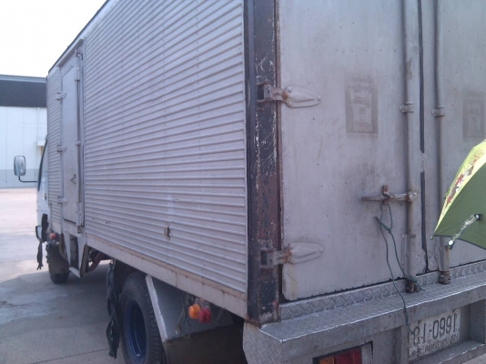 ขาย 390000 บาท 6ล้อตู้แหัง 3บาน พื้นแสตนเลสยาว 5เมตร เอกสารพร้อมโอน