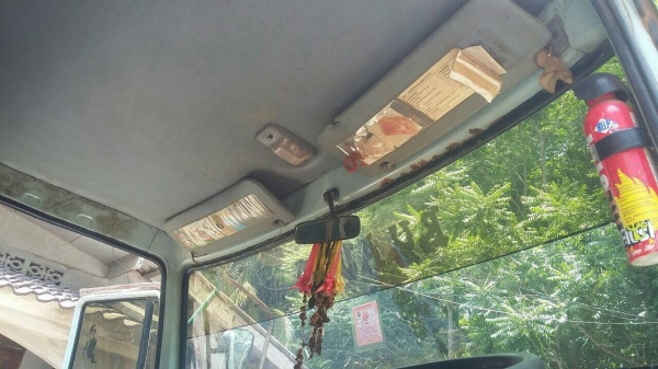 10ล้อดั้ม240แรงนางฟ้าแท้ๆสภาพสวยใชัได้ คัสซีสวยมากเครื่องเดิมเกียร์เดิมสวย....