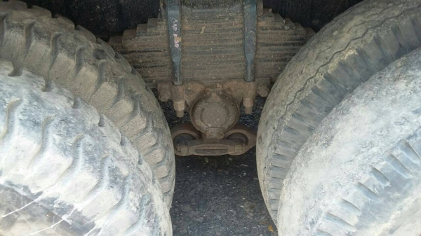 10ล้อดั้ม240แรงนางฟ้าแท้ๆสภาพสวยใชัได้ คัสซีสวยมากเครื่องเดิมเกียร์เดิมสวย....