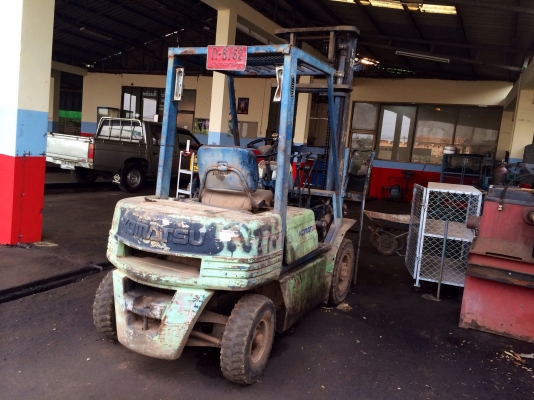 ขายด่วน  รถโฟล์คลิฟท์  สภาพดี  พร้อมใช้งาน