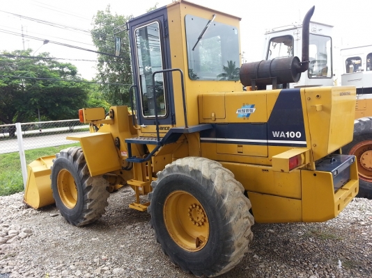 รถตัก KOMATSU WA 100-1 ซีเรียล 30,000 นำเข้าจาก ญี่ปุ่น+++ สวย เดิม ขายถูก 090-986-2521