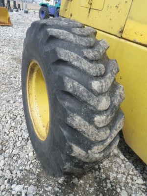 มาอีกคันครับ รถตัก KOMATSU 510 กรองเดี่ยว ซีเรียลสูง นำเข้าจากญี่ปุ่น 090-986-2521 อ๊อบ