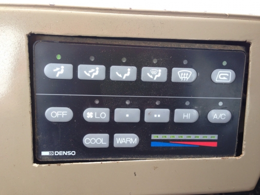 ขาย Komatsu WA300-3 เก่าญี่ปุ่น สภาพสวย พร้อมใช้งาน 090-986-2521 อ๊อบ