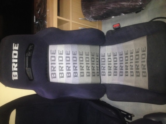 เบาะ BRIDE เเท้ 1 ตัวรุ่นมีปักบนสภาพสวยไม่ขาดไม่ยุ่บของเก่าญี่ปุ่นพร้อมราง