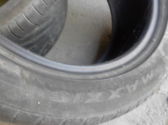 225/55R17 MAXXIS VICTRA มี 2 เส้น Tel.081-427-3941