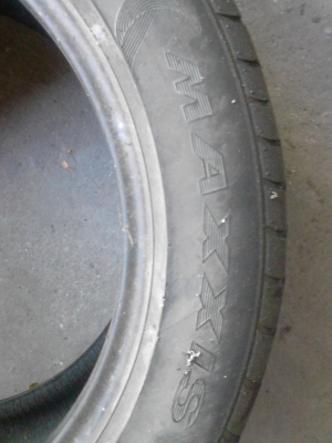 225/55R17 MAXXIS VICTRA มี 2 เส้น Tel.081-427-3941