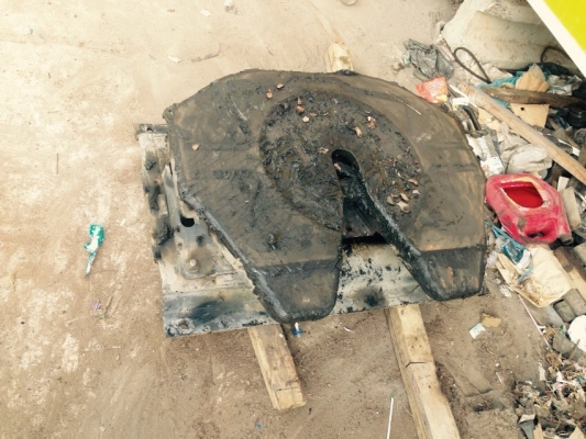 ขายด่วนแป้นจานหัวลากอีซูซุ360ปี57ราคา10000บาทสนใจติดต่อด่วน