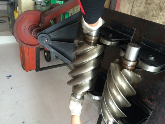 Sale Air Compressor , Overhaul Screw , Air dryer &amp; ติดตั้ง , ตรวจเช็คเครื่องประจำปี Service contract , ถังลมขนาด 50-20,000 ลิตร