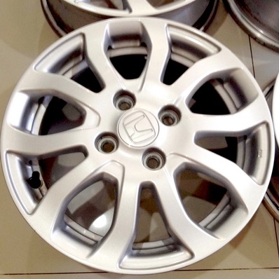 ล้อป้ายแดง บริโอ้-Amaze 14 นิ้ว 4 รู100 ตจวส่งได้ครับ ล้อป้ายแดง บริโอ้-Amaze 14 นิ้ว 4 รู100 ตจวส่งได้ครับ