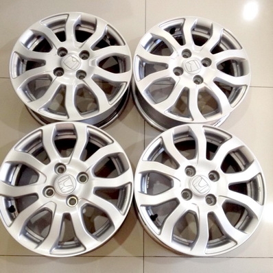 ล้อป้ายแดง บริโอ้-Amaze 14 นิ้ว 4 รู100 ตจวส่งได้ครับ