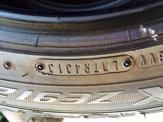 ขายยาง 235/45/18 FALKEN สภาพสวยมาก 4 เส้น